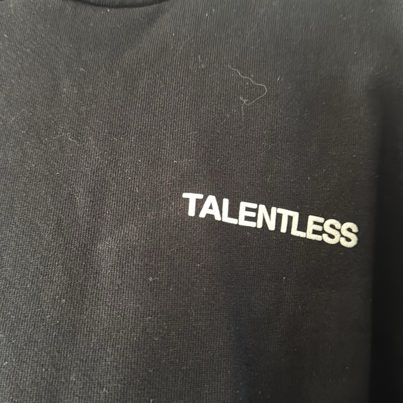 Talentless lightweight hoodie - Picture 2 of 5